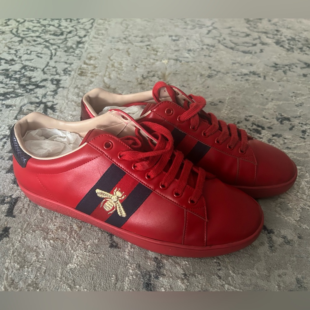 COPY - Gucci Ace embroidered “red bee” sneaker